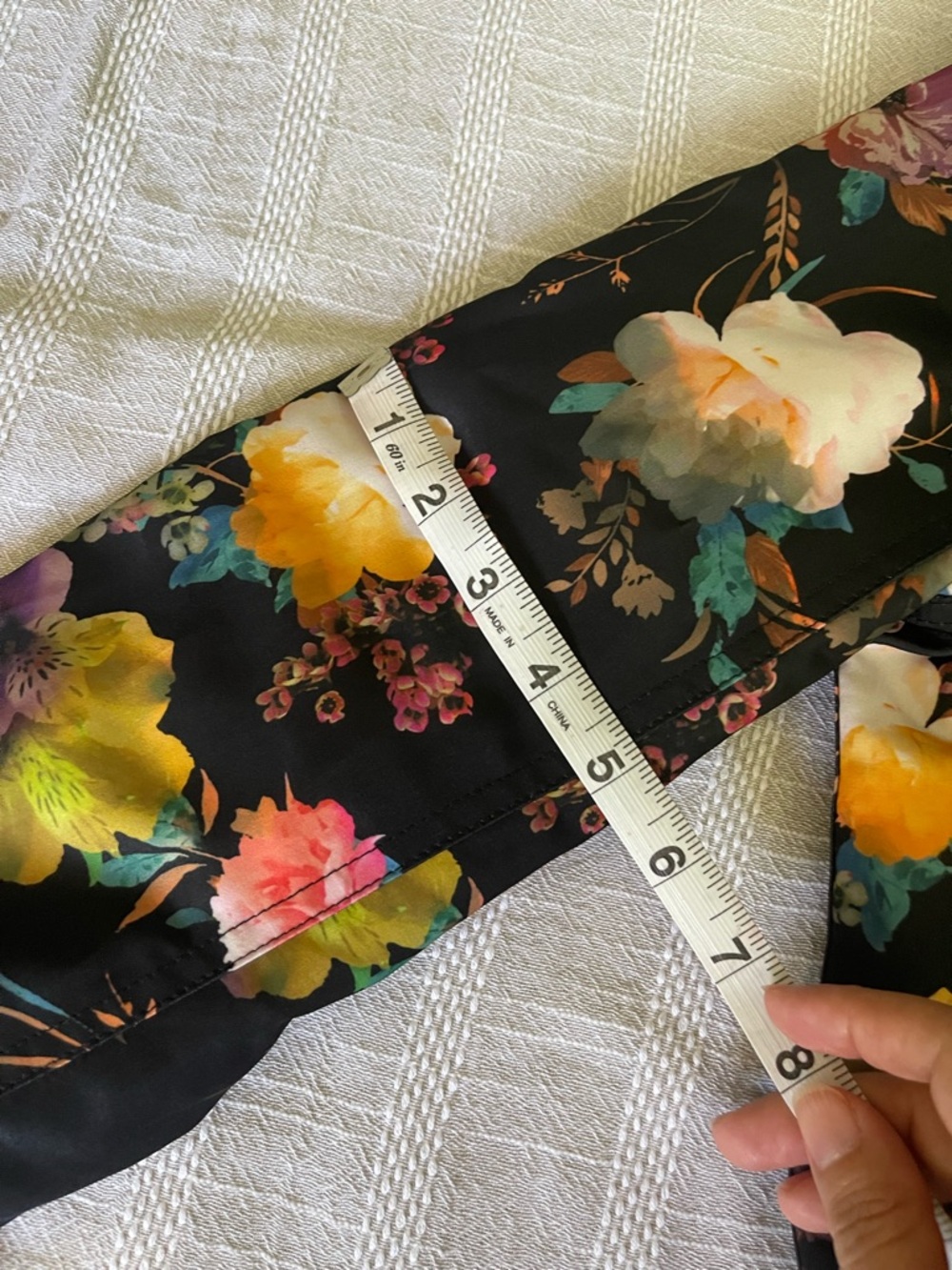 Forever 21 Black Floral Bomber Jacket with Multicolor Flowers - Picture 7 of 8